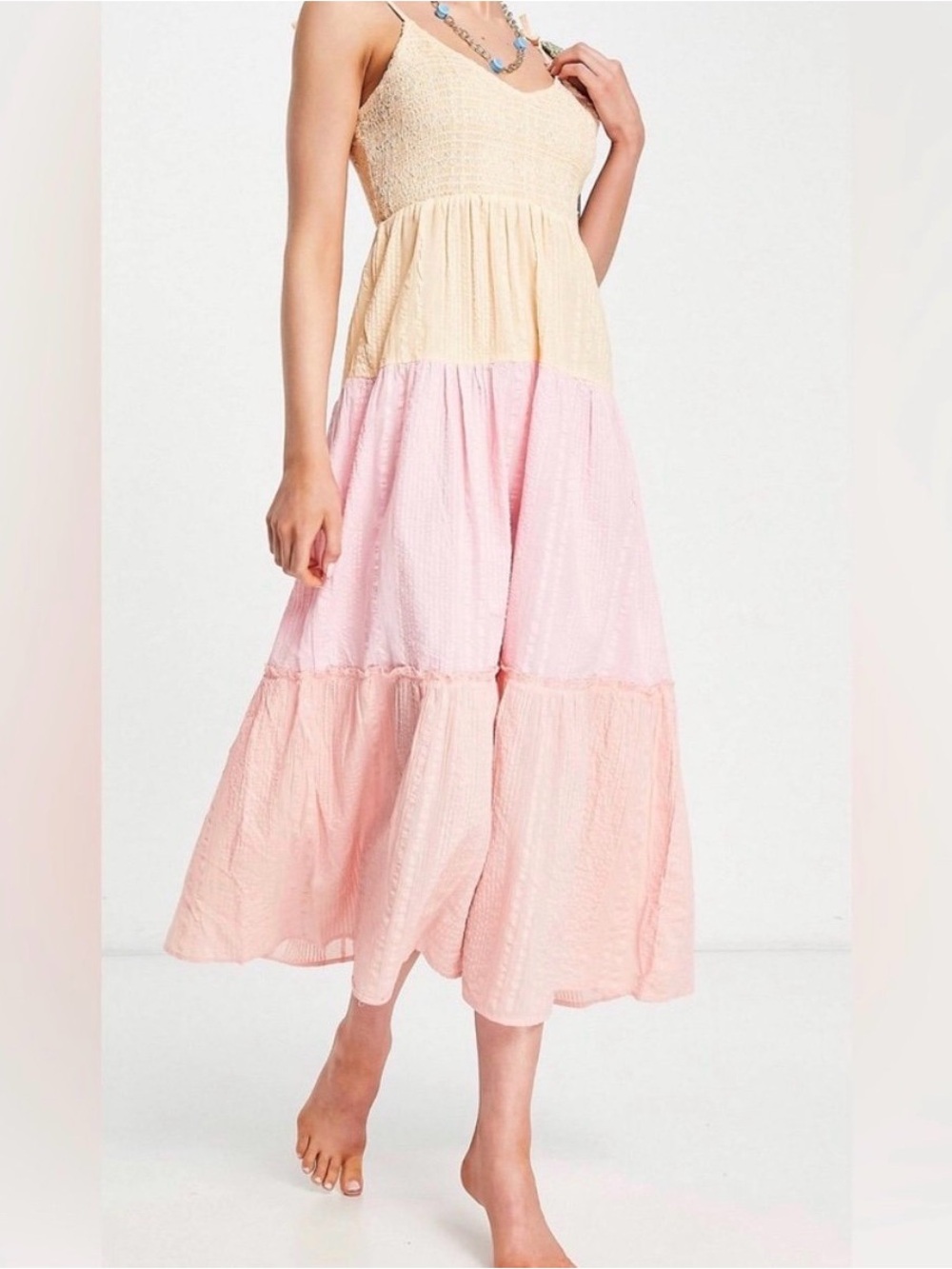 River Island contrast tiered midi dress - Size Small